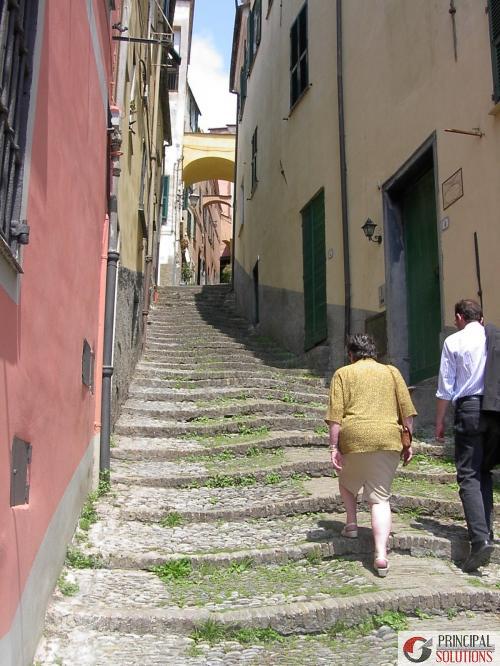 Scala per il centro storico di Cervo