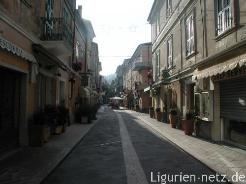 Strada principale di Diano Marina