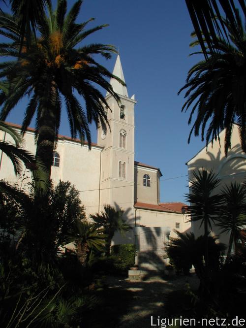 Palme davanti a Sant'Anna
