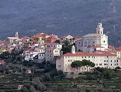 Diano Castello ist ein schöner Ort in Meeresnähe. Bis zum Strand im Golfo Dianes sind es etwa zwei Kilometer.